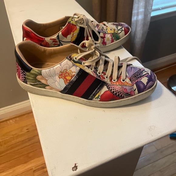 Gucci. - Picture 3 of 7